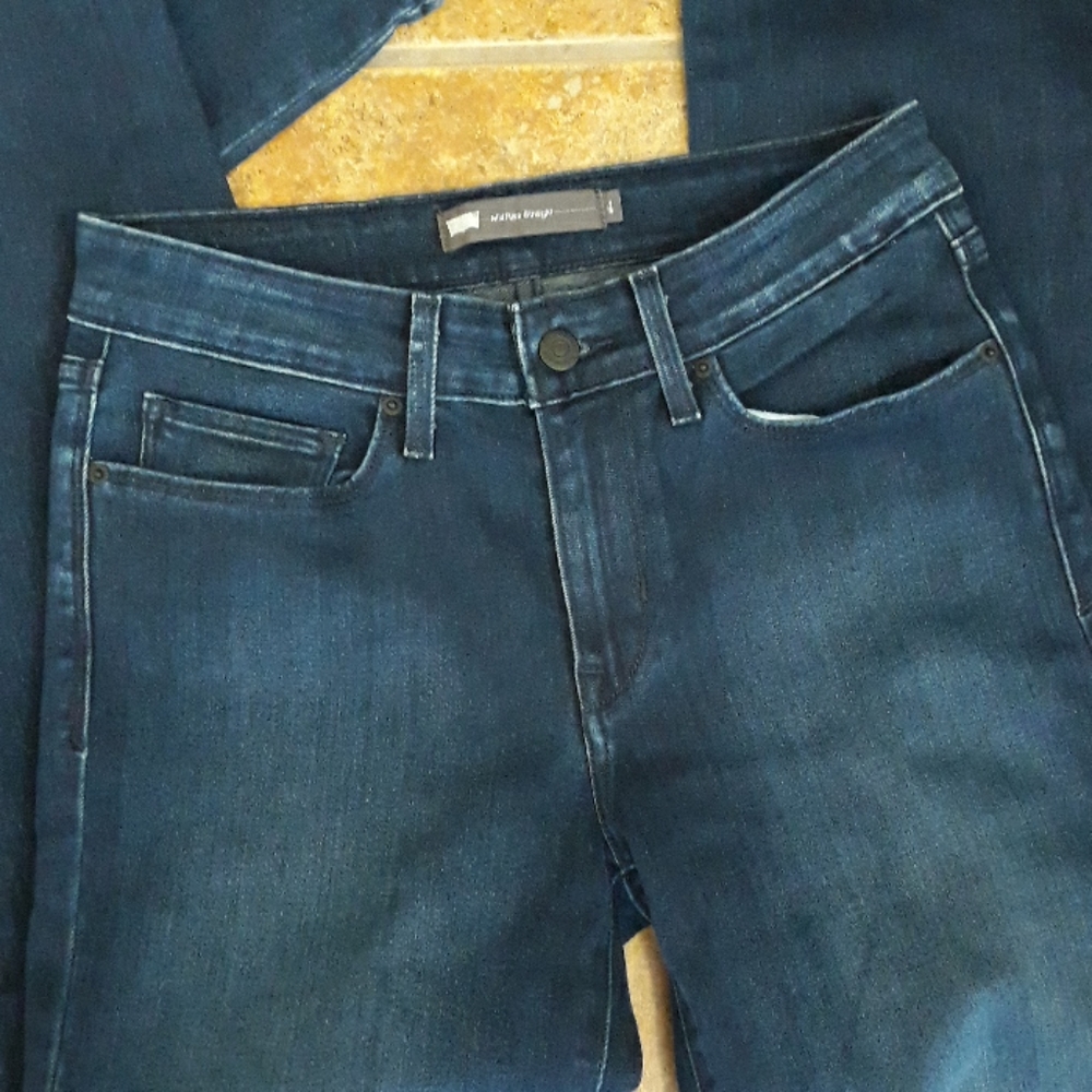 Levi's Mid Rise Straight 4 - Picture 2 of 2